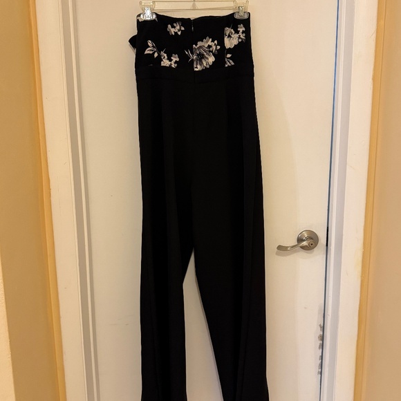 WHBM STRAPLESS JUMPSUIT SIZE 6 - Picture 6 of 10